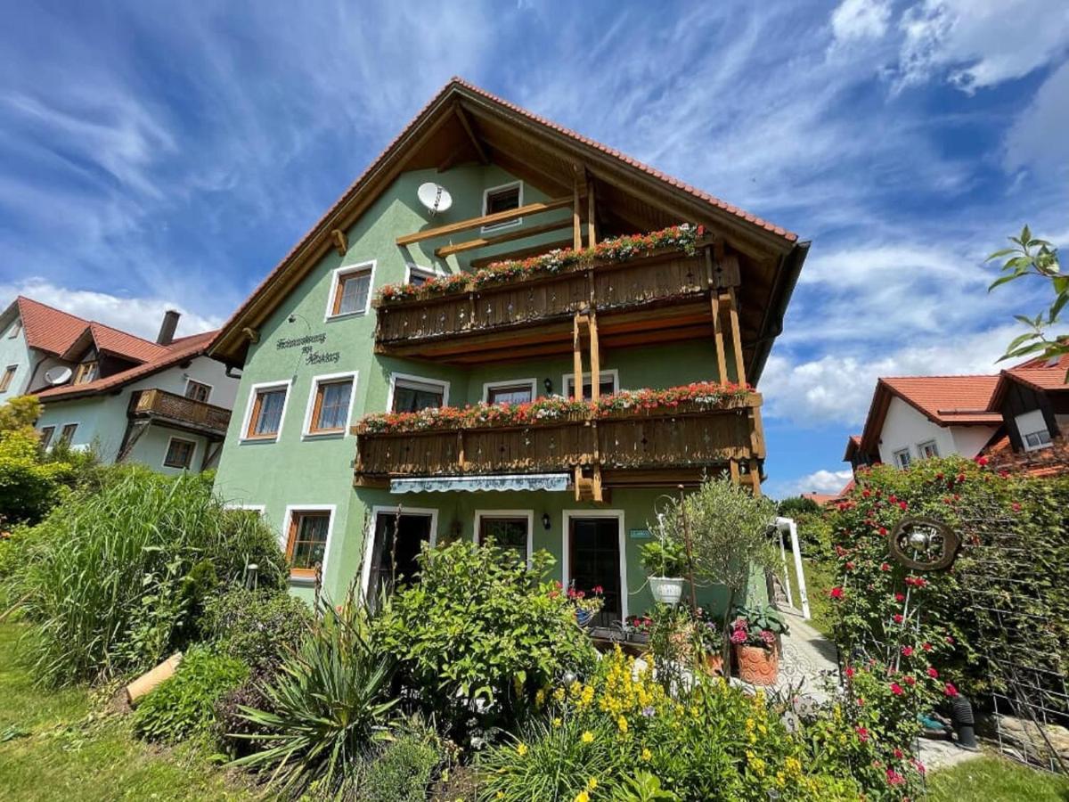 Ferienwohnungen Am Kirchberg Нойальбенройт Екстер'єр фото